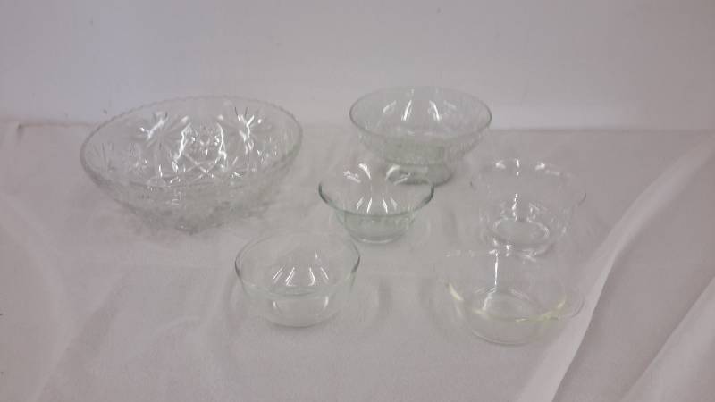 lot 57 image: Bowls