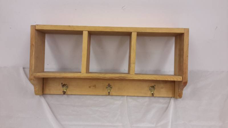 lot 77 image: Coat rack