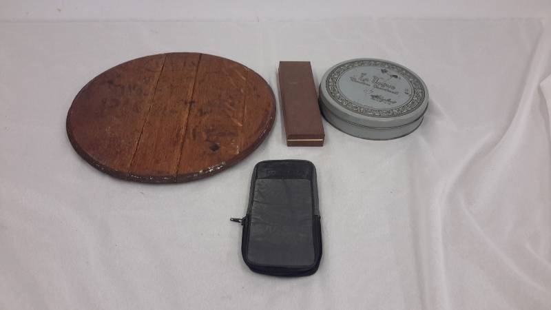 lot 81 image: Heinz cutting board, tin, more