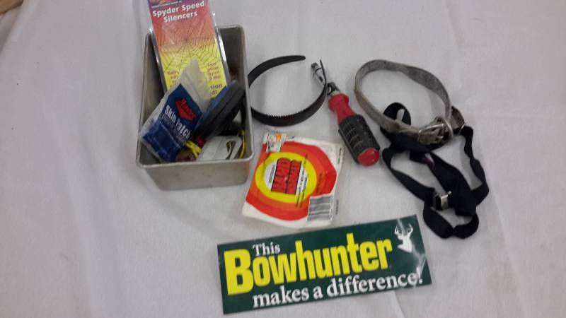 lot 111 image: Mix and match