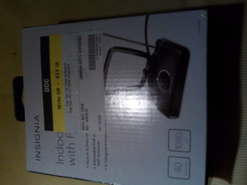 lot 9 image: INSIGNIA HDTV ANTENNA