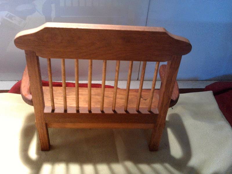 lot 24 image: SMALL WOOD BENCH