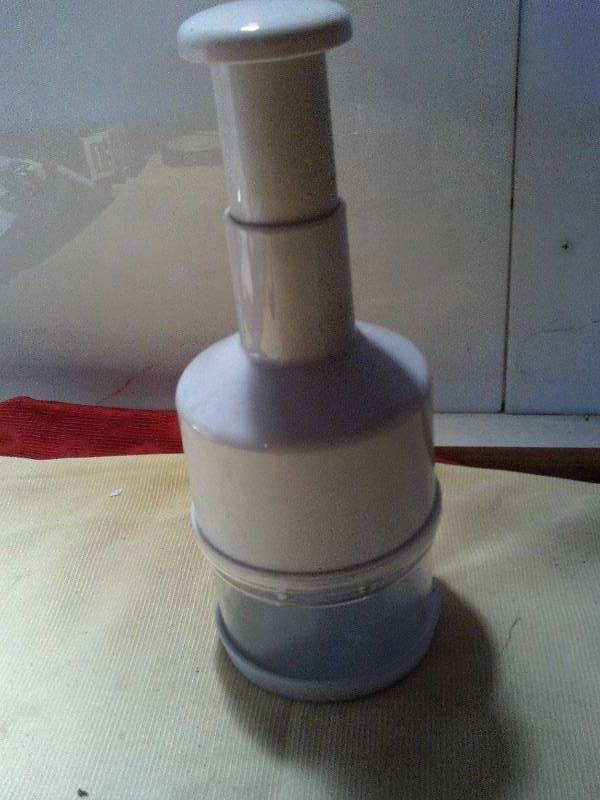 lot 68 image: LARGE FOOD CHOPPER