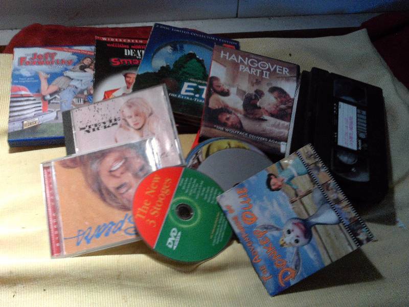 lot 59 image: MISC CDS AND DVDS