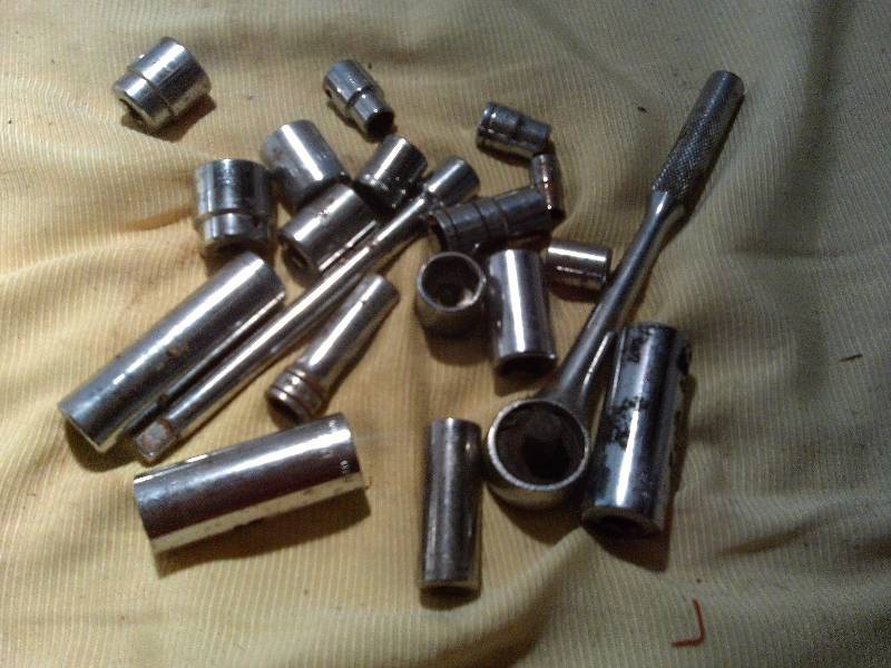 lot 77 image: MISC SOCKETS