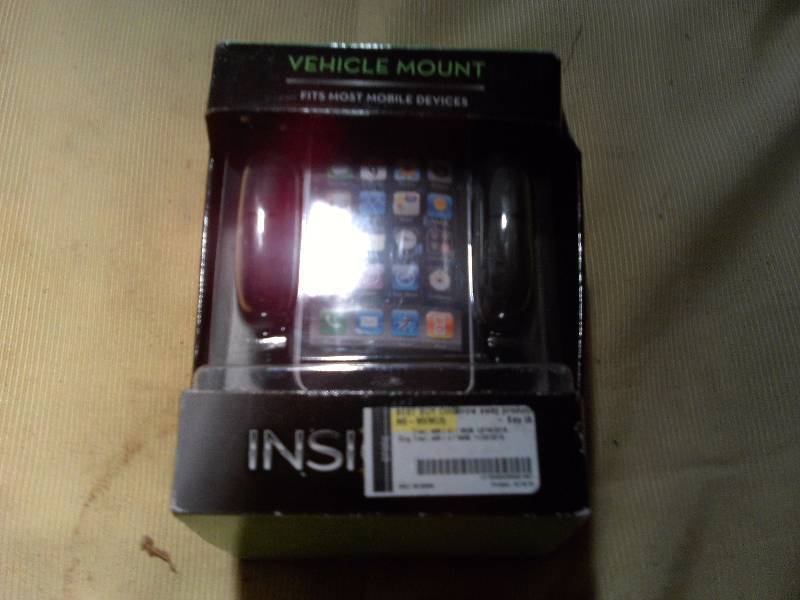 lot 81 image: VEHICLE MOUNT FOR CELL PHONE