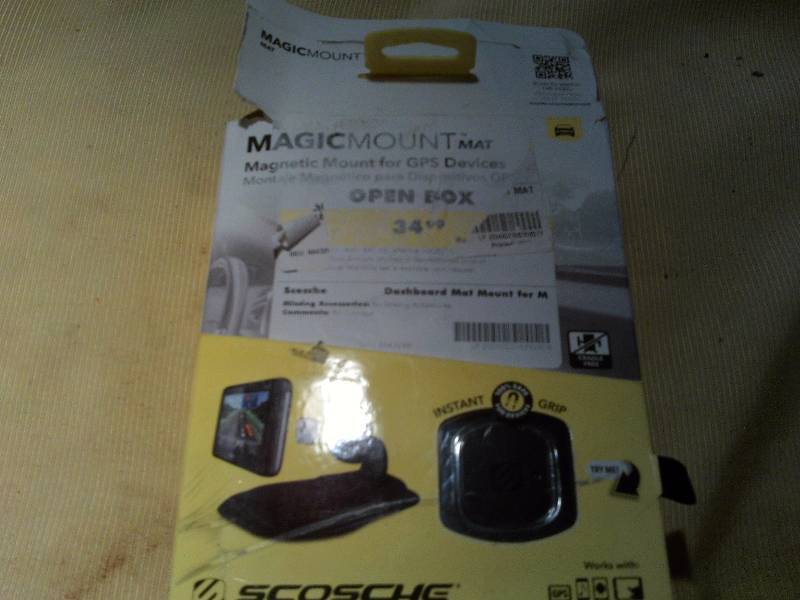 lot 84 image: MAGNETIC GPS MOUNT