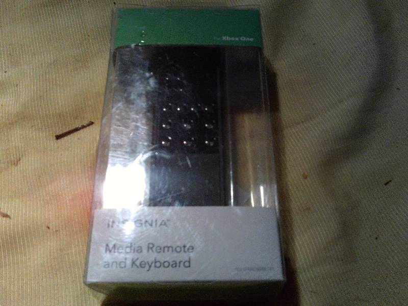 lot 86 image: MEDIA REMOTE FOR X BOX 1