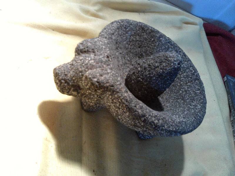 lot 103 image: STONE BIRD BATH