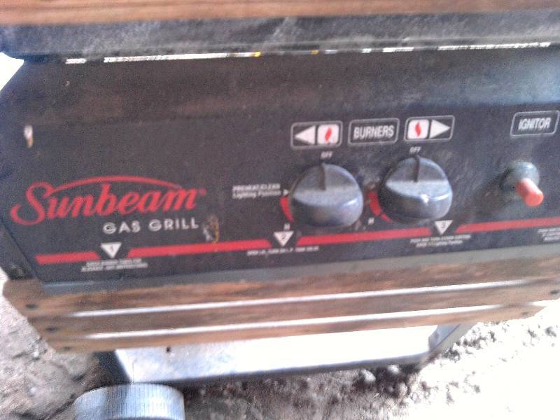lot 114 image: SUNBEAM GAS GRILL