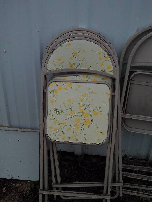lot 118 image: SET OF 4 METAL FOLDING CHAIR