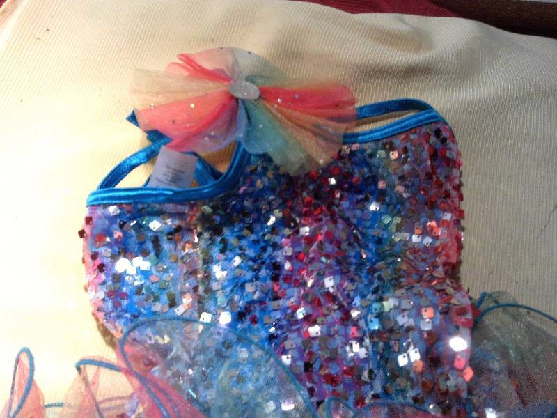 lot 159 image: SIZE 3 GIRLS DANCE OUT FIT