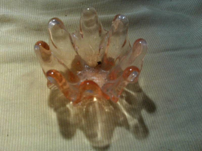 lot 95 image: PINK DEPRESSION GLASS ASH TRAY