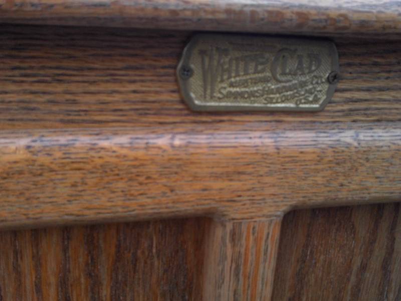 lot 119 image: VINTAGE CABNET