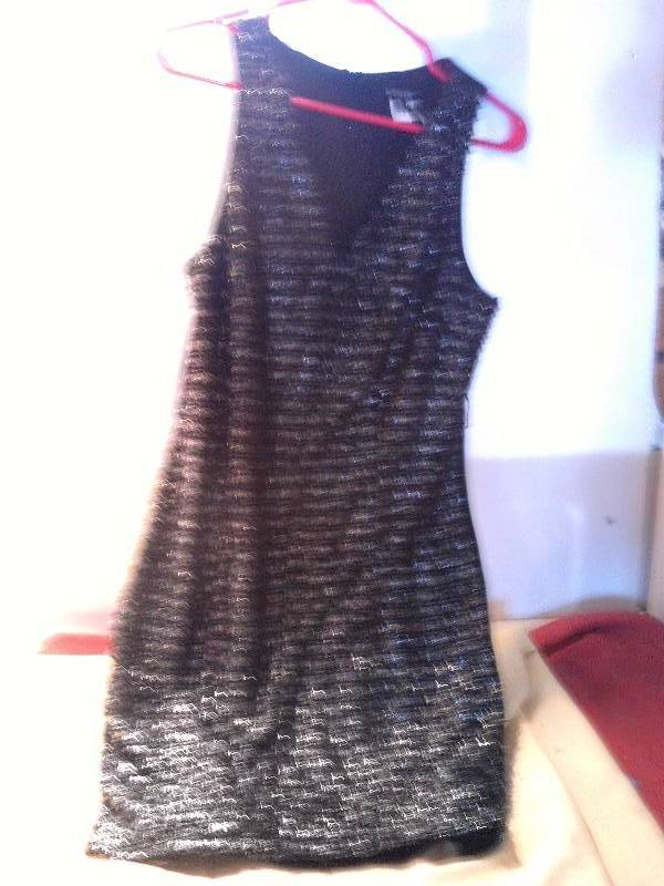 lot 150 image: LARGE WOMENS SHORT NIKIBIKI DRESS