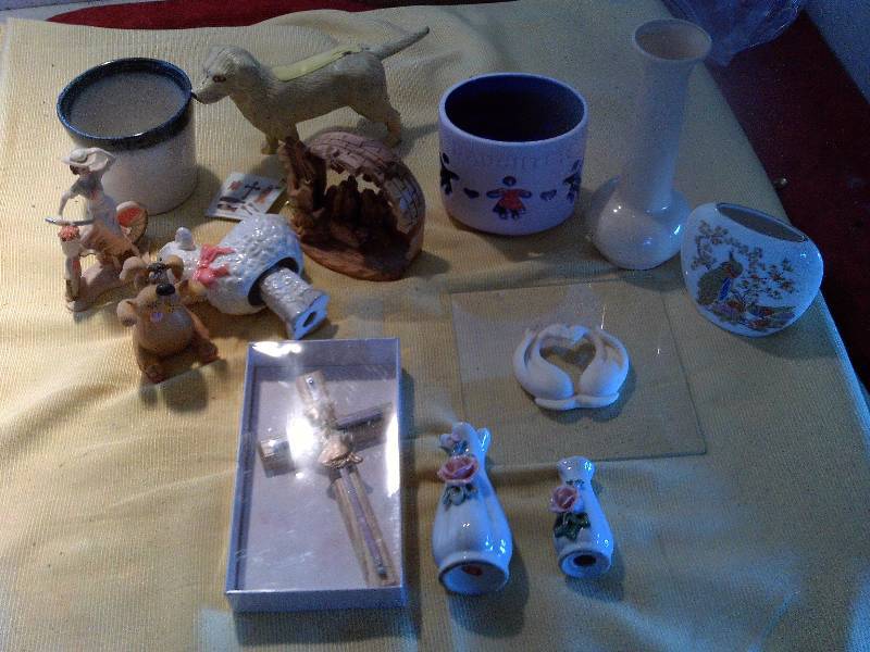 lot 175 image: COLLECTIBLE KNICK KNACKS