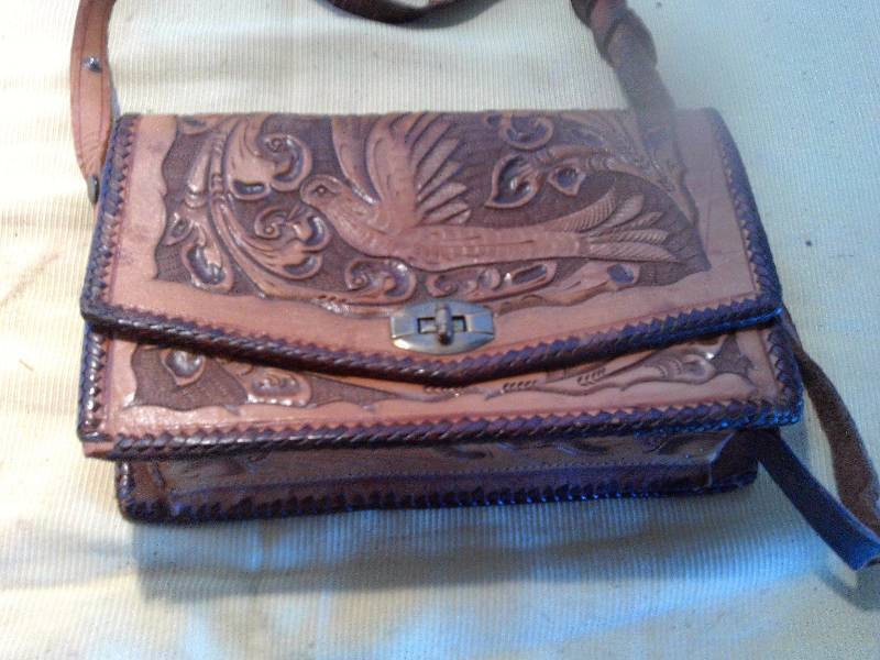 lot 179 image: LEATHER WESTERN PURSE