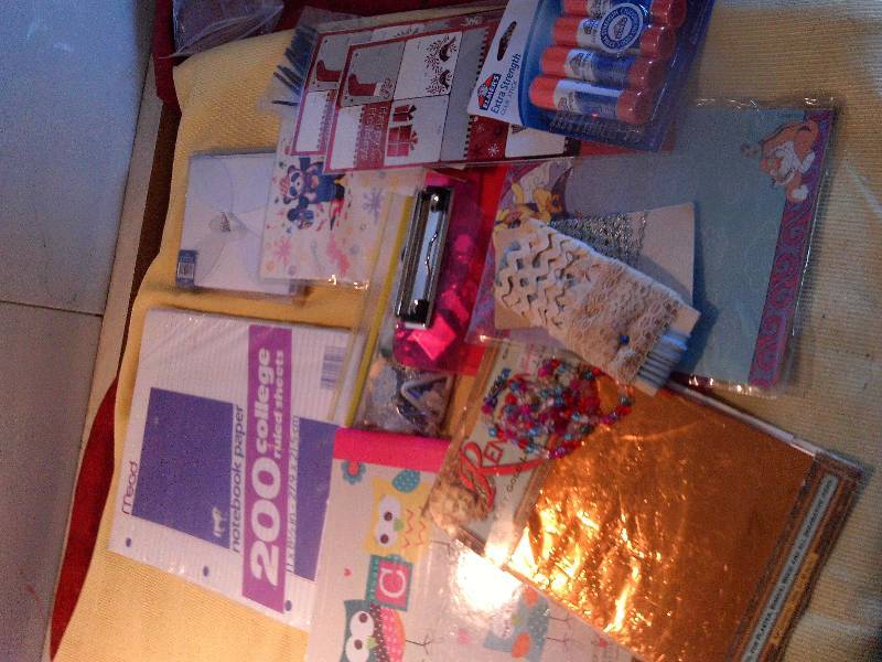 lot 185 image: PAPER AND CRAFTING SUPPLIES