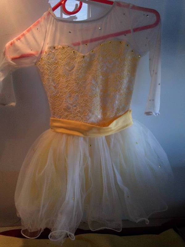 lot 189 image: GIRLS DANCE DRESS