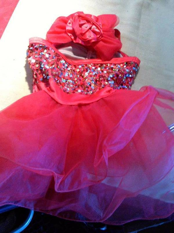 lot 194 image: GIRLS DANCE DRESS