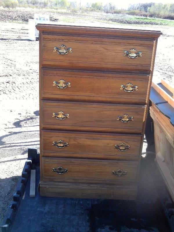 lot 212 image: OAK DRESSER