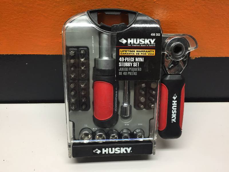 39 PIECE SOCKET SET, HUSKY 40 PIECE STUBBY TOOL KIT AND AIR NIBBLER