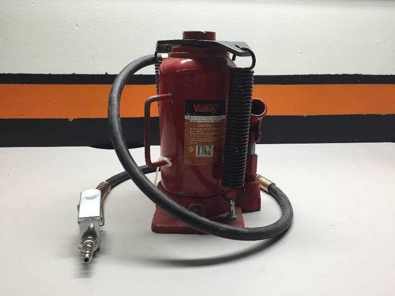 VALLEY AIRMANUAL HYDRAUALIC BOTTLE JACK 20 TON, MISSING HANDLE