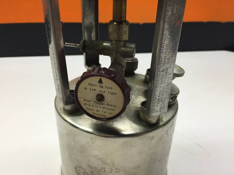 VINTAGE COLEMAN NO. 530 CAMP STOVE