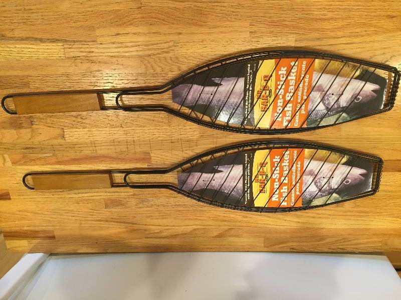 lot 7 image: Non-stick Fish Baskets