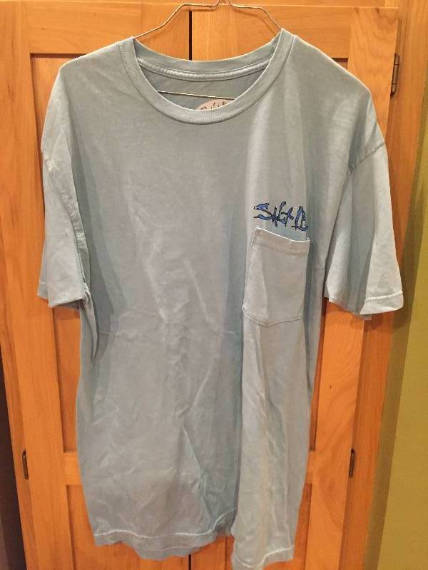 lot 46 image: Salt Life T-Shirt