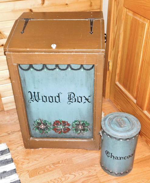 lot 5 image: Wooden box and metal can same paint theme