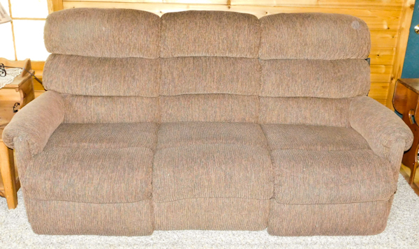 lot 6 image: Lazy Boy three section reclining sofa very clean