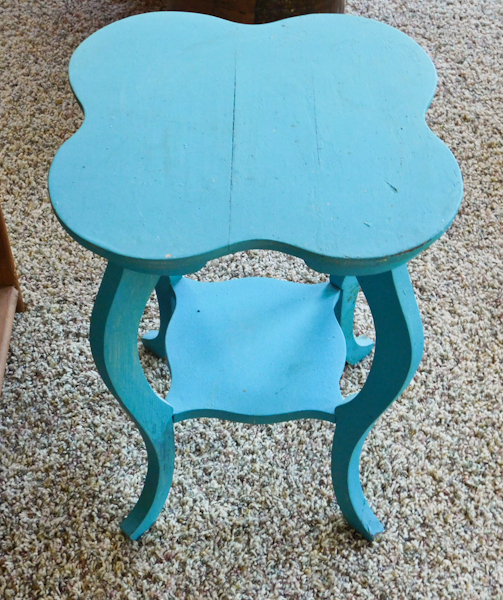 lot 11 image: Primitave wooden end table 2 levels