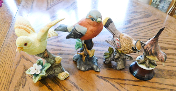 lot 25 image: Ceramic birds woodland birds