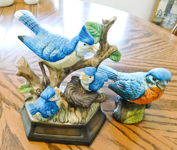 lot 26 image: Ceramic birds bluebirds