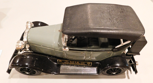lot 35 image: Jim Beam Whiskey Decanter 1929 Model A Ford Phaeton Ca
