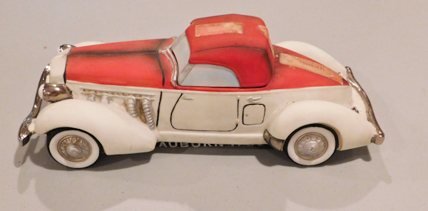lot 37 image: Ezra Brooks Porcelain china Auburn 1932 Car shaped decanter