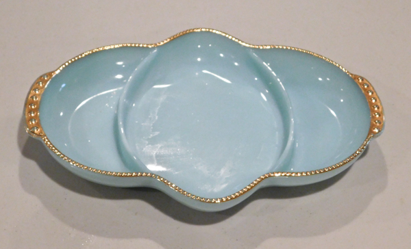 lot 42 image: Fire King Oven Ware Vintage Gold Trim Blue Mosaic Glass