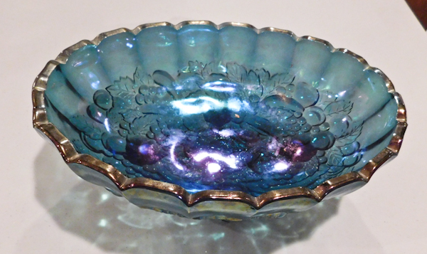 lot 44 image: Carnival glass grape serving bowl