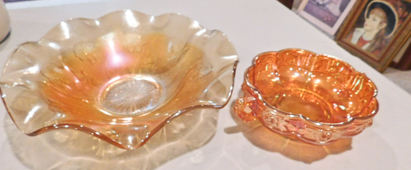 lot 46 image: two carnival glass pieces