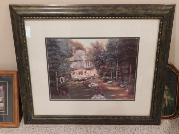 lot 52 image: framed cottage print