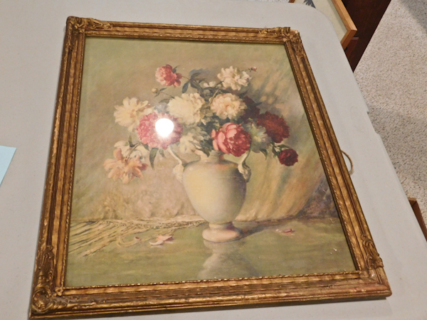 lot 55 image: Vintage framed floral vase print in a great frame