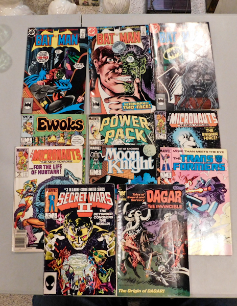 lot 107 image: 11 comic books