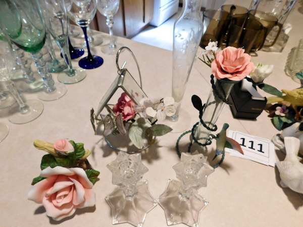 lot 111 image: glass and floral dcor items
