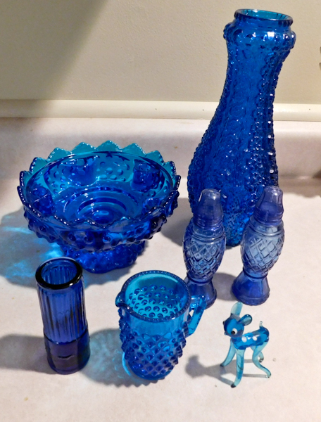 lot 118 image: lot of blue glassware dcor