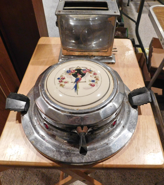 lot 143 image: Antique Porcelain top waffle maker and toaster