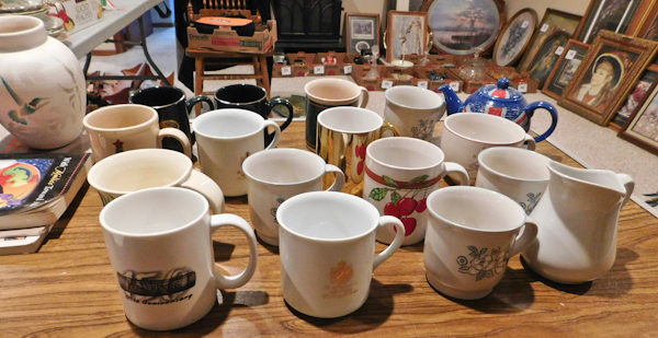 lot 148 image: lot of coffee cups
