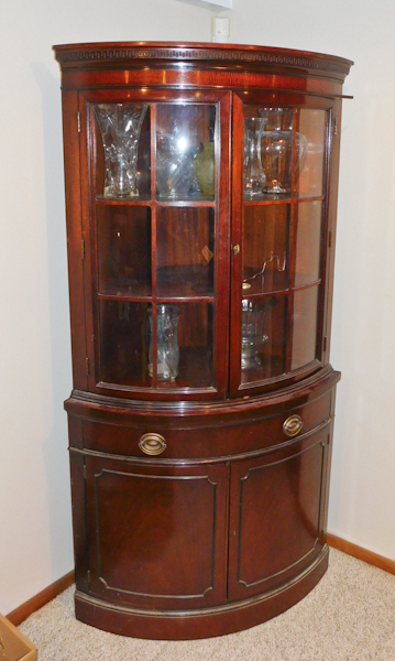 lot 149 image: Drexel Corner China Mahogany Cabinet