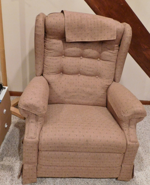 lot 151 image: Lazy Boy recliner very clean mechanism works