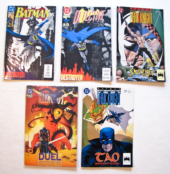 lot 55 image: DC comics Dark Knight 4 issues, 1 Batman, 1 Detectives
